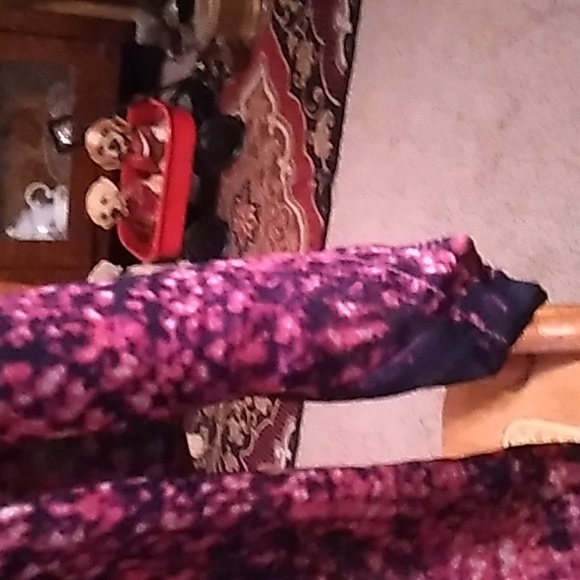 ANA Petite Blue Red Sheer Blouse. 3,/4 ,Sleeves V Neck - Picture 6 of 8